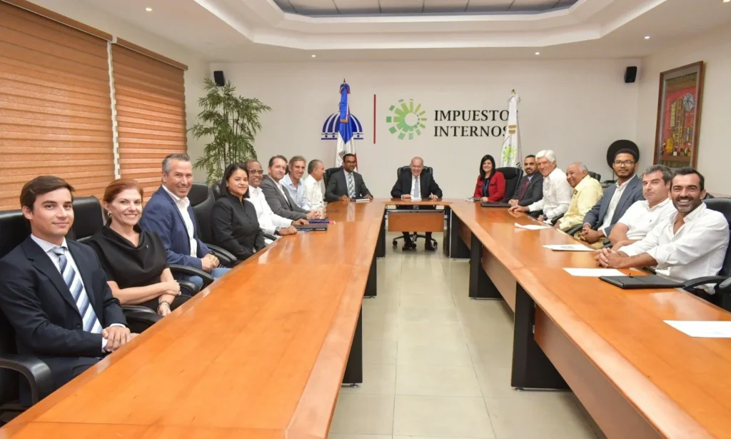 Cayacoa Group dialoga con la DGII sobre el futuro turístico de La Altagracia